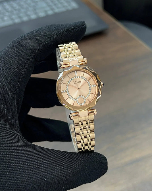 DIOR BOUTIQUE ARTICLES
